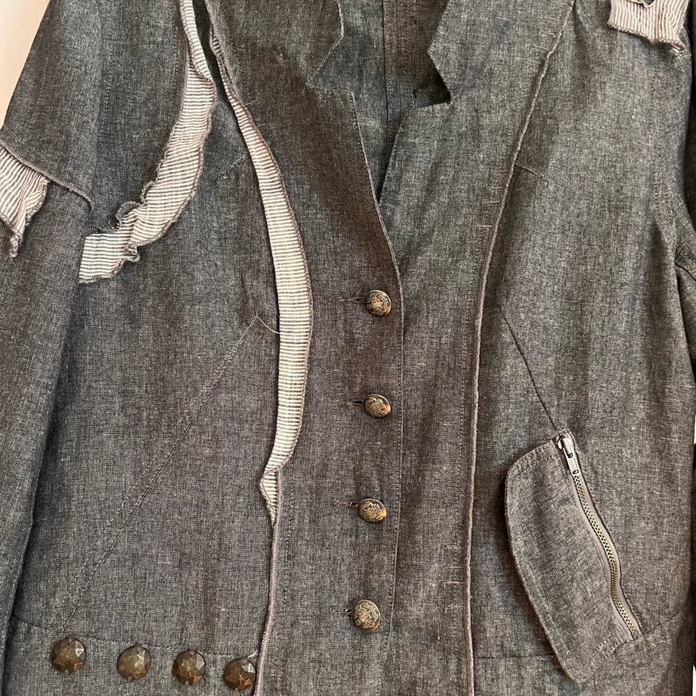 Gray Jacket Contemporary Style - Picture 6 of 8